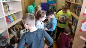 Z WIZYTĄ W BIBLIOTECE SZKOLNEJ.